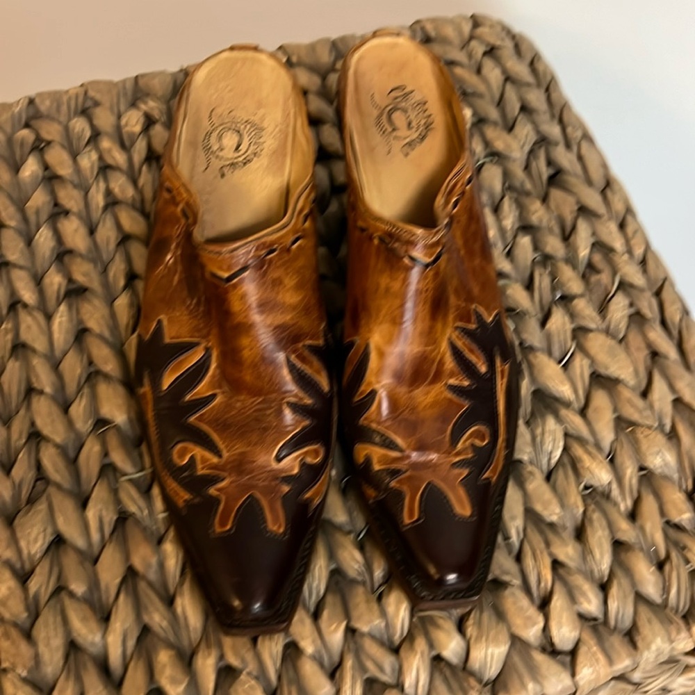 Charlie 1 Horse - two tone leather mule